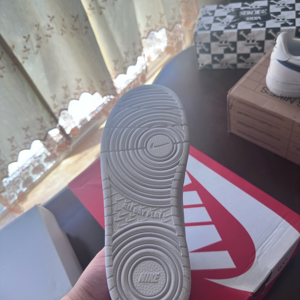 Nike Light Gray High-Top Sneakers - Picture 3 of 3